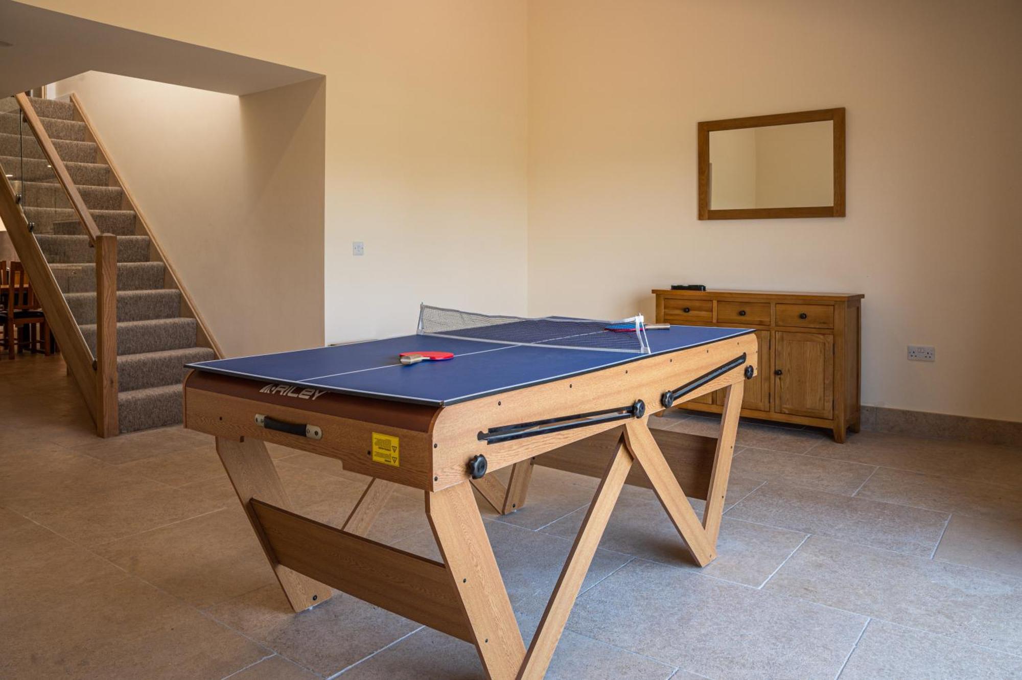 Bears Court Apartment เชลเทนแฮม ภายนอก รูปภาพ
