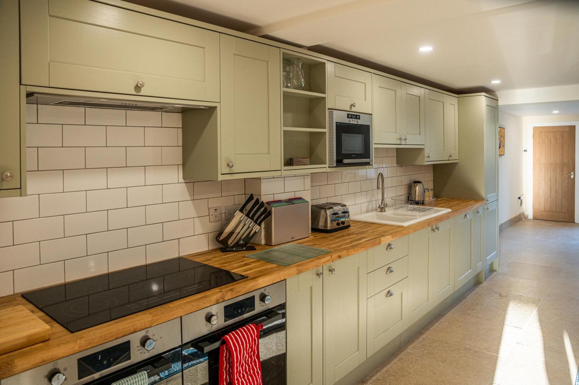 Bears Court Apartment เชลเทนแฮม ภายนอก รูปภาพ